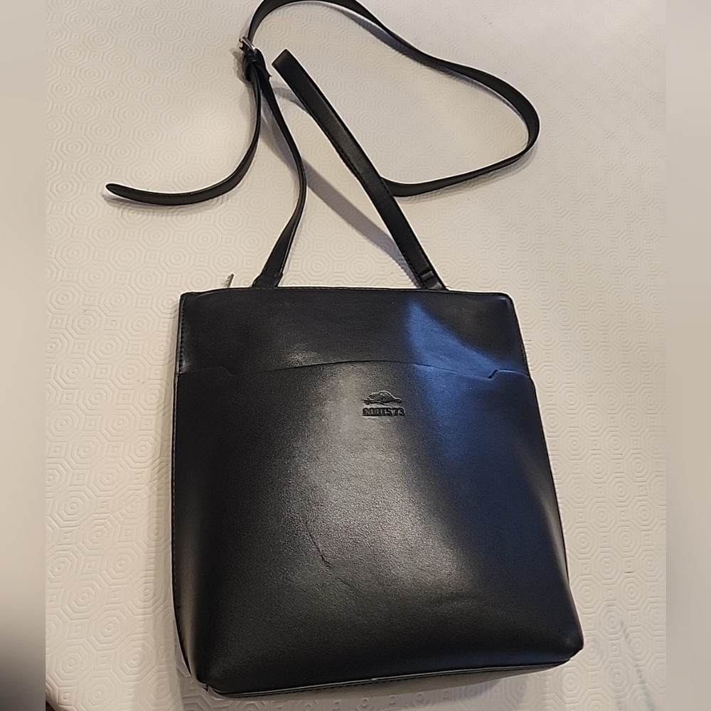 Roots 73 Crossbody Black Leather Purse Hand Bag Pockets Adjustable Smooth Logo